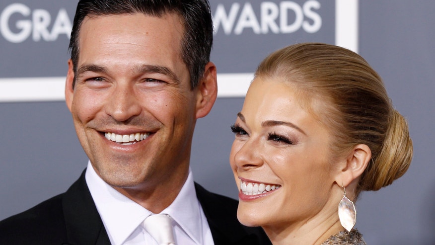 leann rimes eddie cibrian 660 reuters.JPG